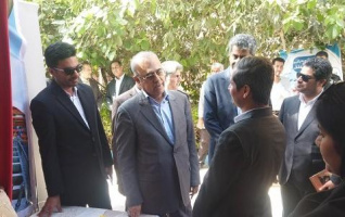 بازدید استاندار از غرفه دانشگاه جامع علمی کاربردی استان هرمزگان