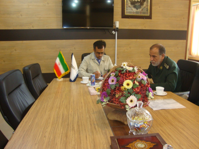 نشست صمیمی مسئول بسیج ادارات کل،سازمانها ودستگاهای اجرایی استان هرمزگان با سرپرست علمی کاربردی واحد استان هرمزگان