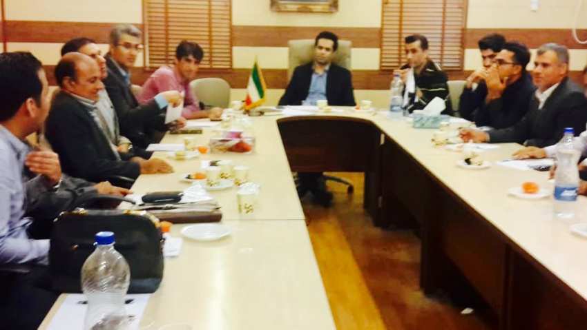 عارف رحیمی سرپرست مرکز آموزش علمی کاربردی بندرلنگه در نشست با مدرسان مرکز تأکید کرد :رسالت اصلی دانشگاه جامع علمی کاربردی کارآفرینی است